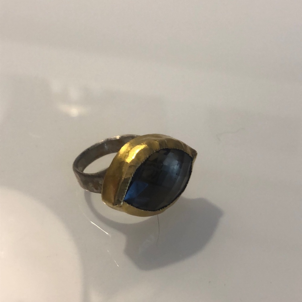 Gemstone ring